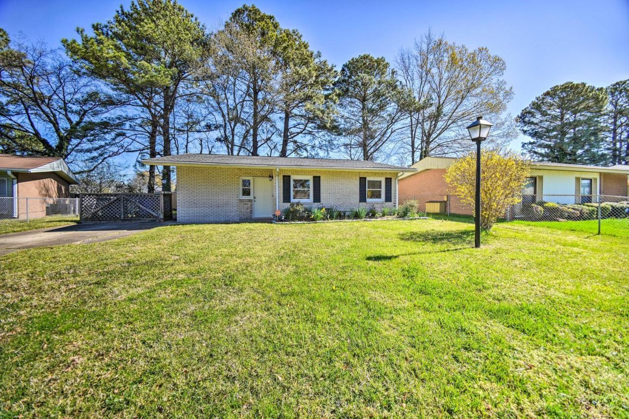 Norfolk Vacation Rental Patio, 3 Mi To Beaches! Exterior photo